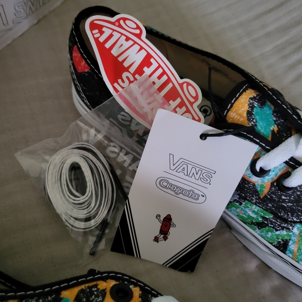 Vans Authentic Crayola Women Van Doren VNOA5KRDARF (2021) - Picture 3 of 8